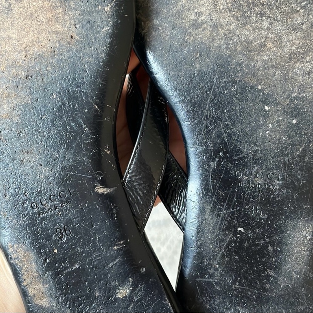 Gucci Black and Silver Sandals with Minimalist Design - Picture 6 of 6